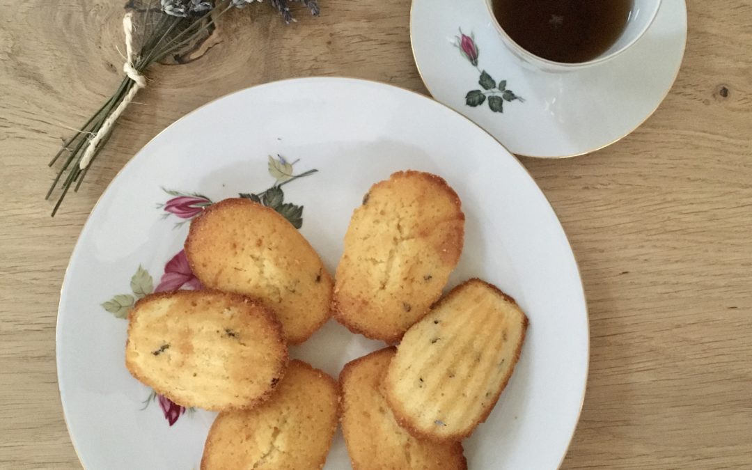 Madeleines au miel, citron et lavande